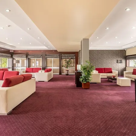 Colmeia 3* Monte Real