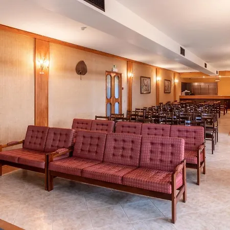 Отель Colmeia Монте-Реал