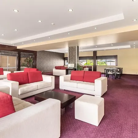 Отель Colmeia Монте-Реал