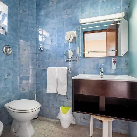 Colmeia Hotel 3*