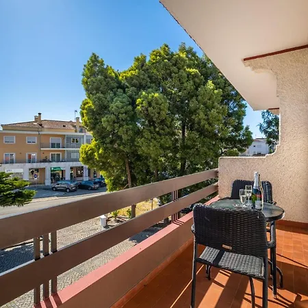 Colmeia 3* Monte Real