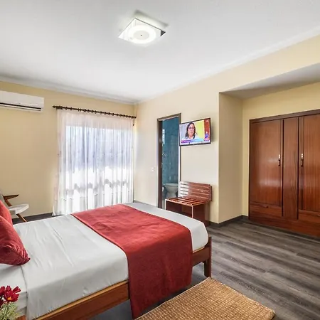 Szálloda Colmeia 3*