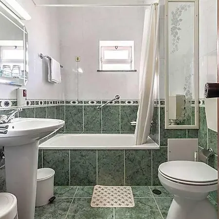 Colmeia Hotel 3*