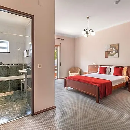 Colmeia Hotel 3*