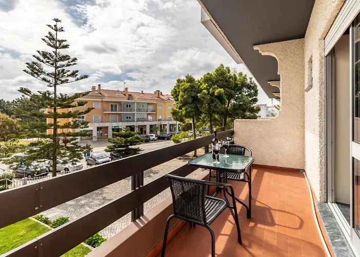 Отель Colmeia Монте-Реал