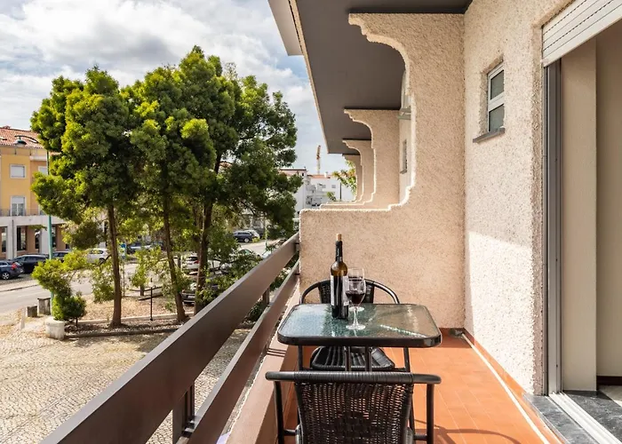 Colmeia 3* Монте-Реал