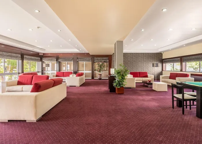 Colmeia 3* Монте-Реал