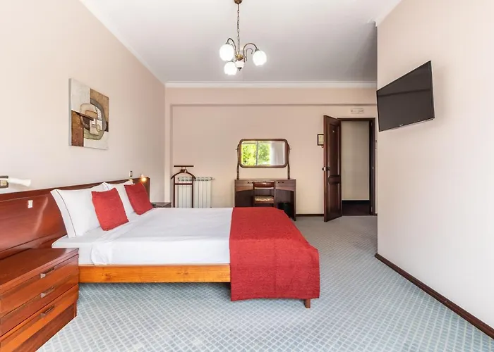 Colmeia 3* Монте-Реал