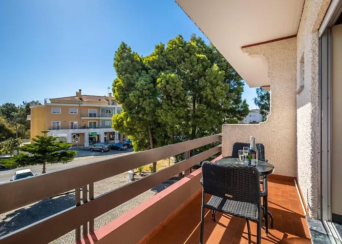 Colmeia 3* Монте-Реал