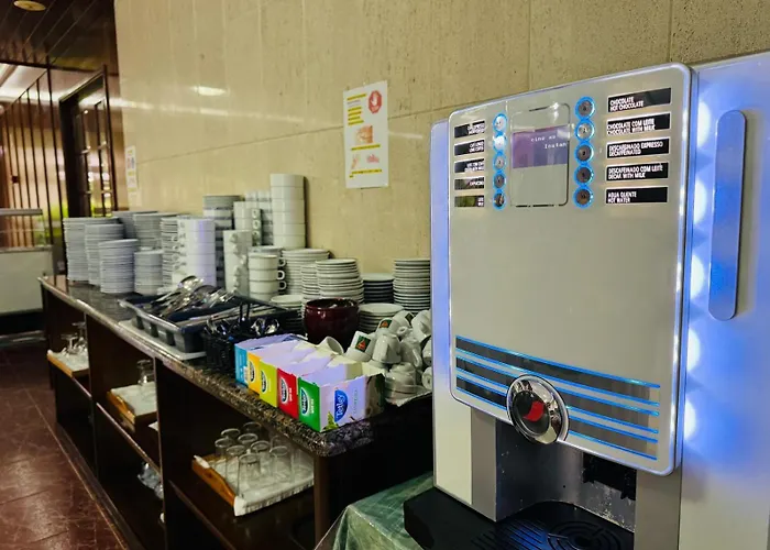 Отель Colmeia 3*