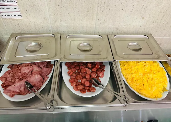 Отель Colmeia 3*