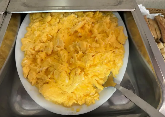 Отель Colmeia Монте-Реал