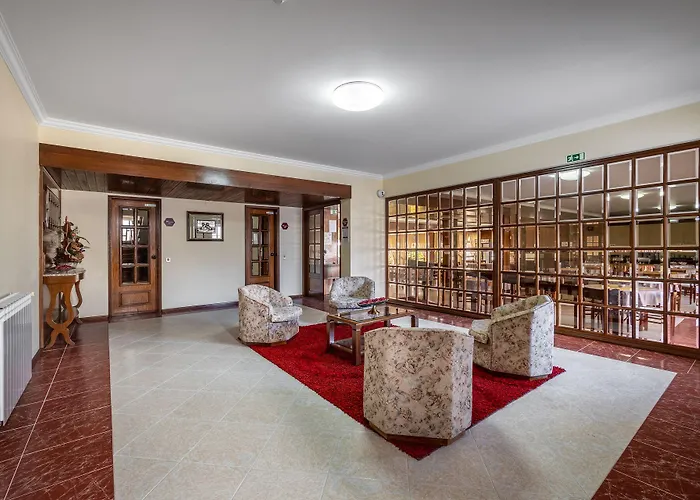 Colmeia 3* Монте-Реал