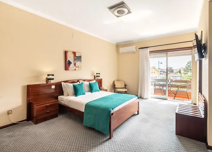 Colmeia Отель Монте-Реал